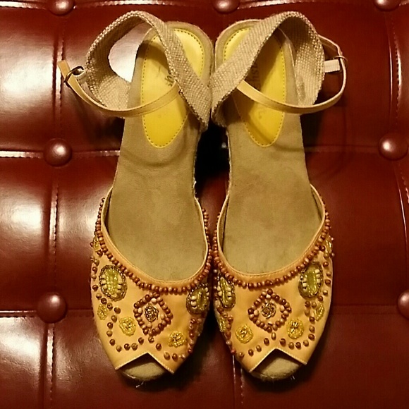Easy Spirit Beaded Wedge Espadrilles (9W) - Picture 1 of 5